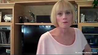 milf with muffin top midrift