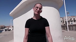 milf with muffin top midrift