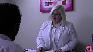 older milf large breast porn videos
