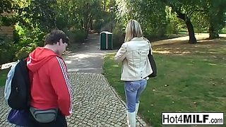 hot mom sucks dick in shower