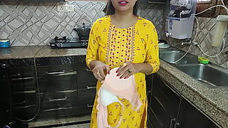 guess mom game