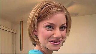 milf seduces lesbians